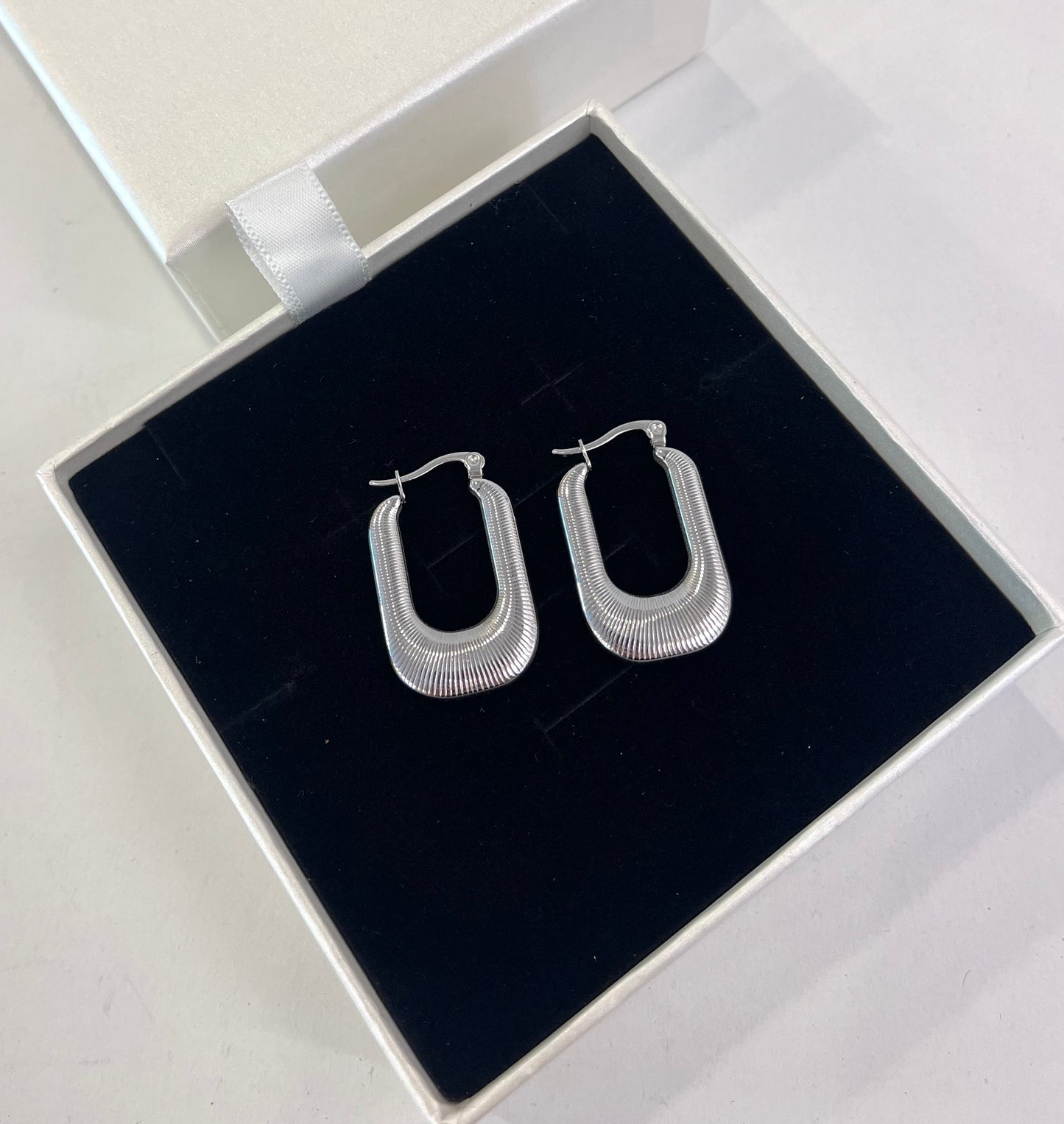 Orecchini rigati argento