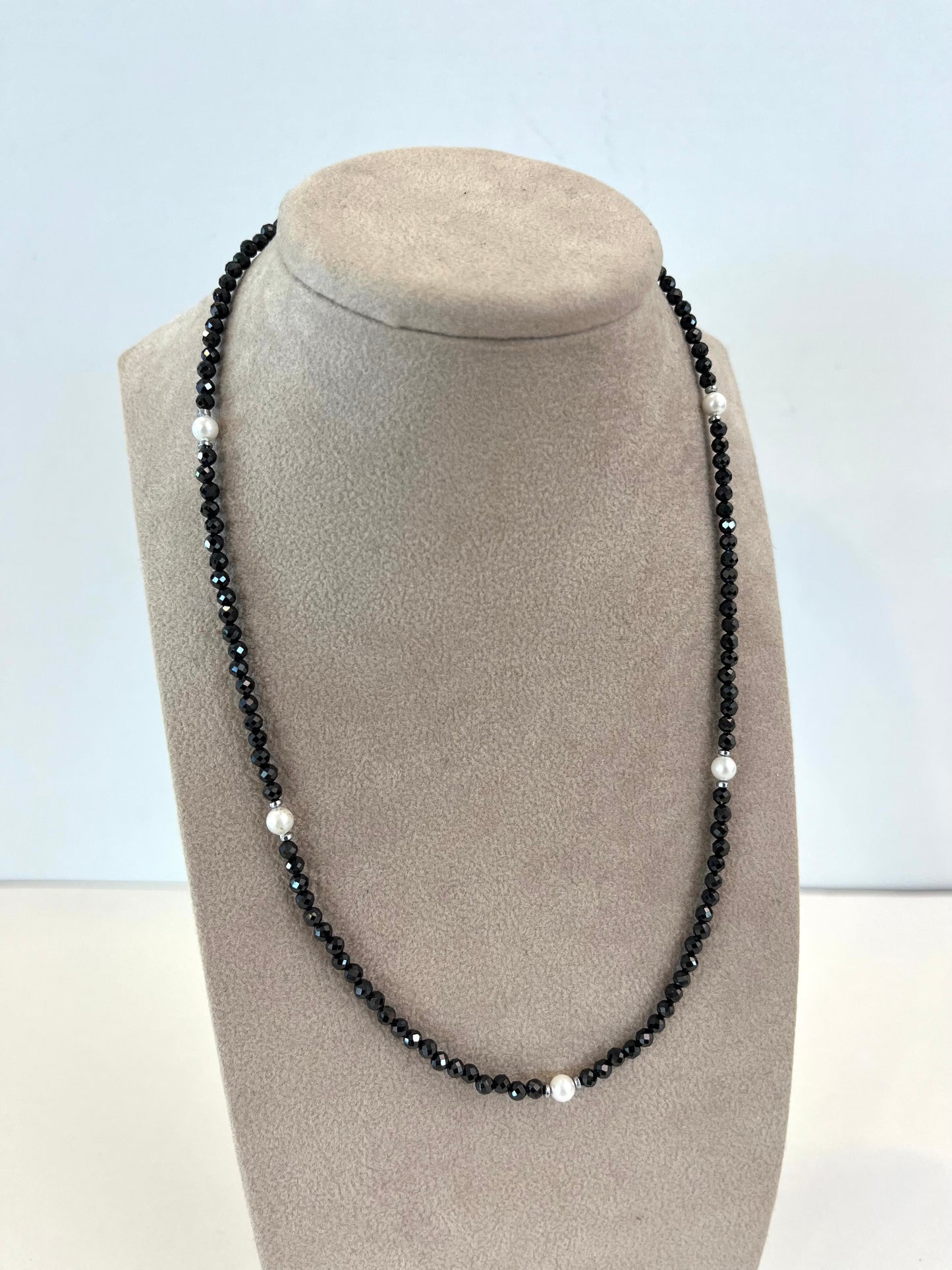 Collana pietre dure e perle naturali NERO