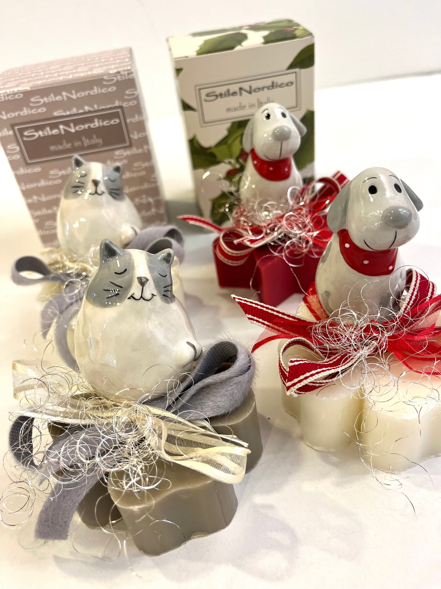 Saponetta cane base rossa