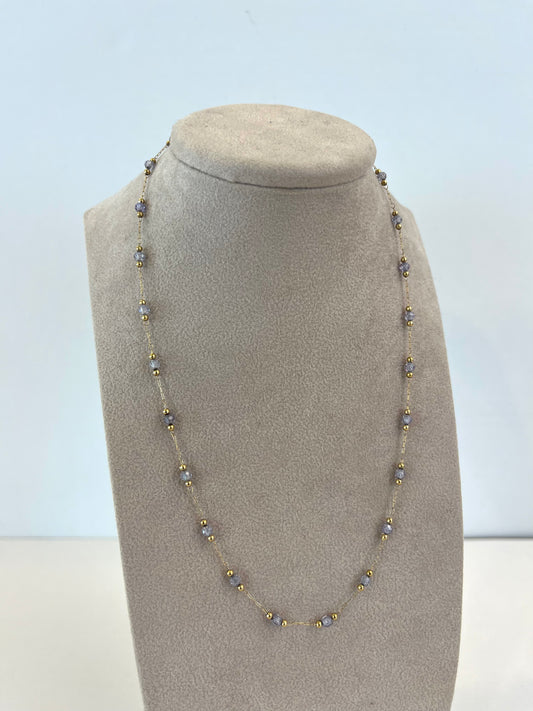 Collana con pietre azzurre